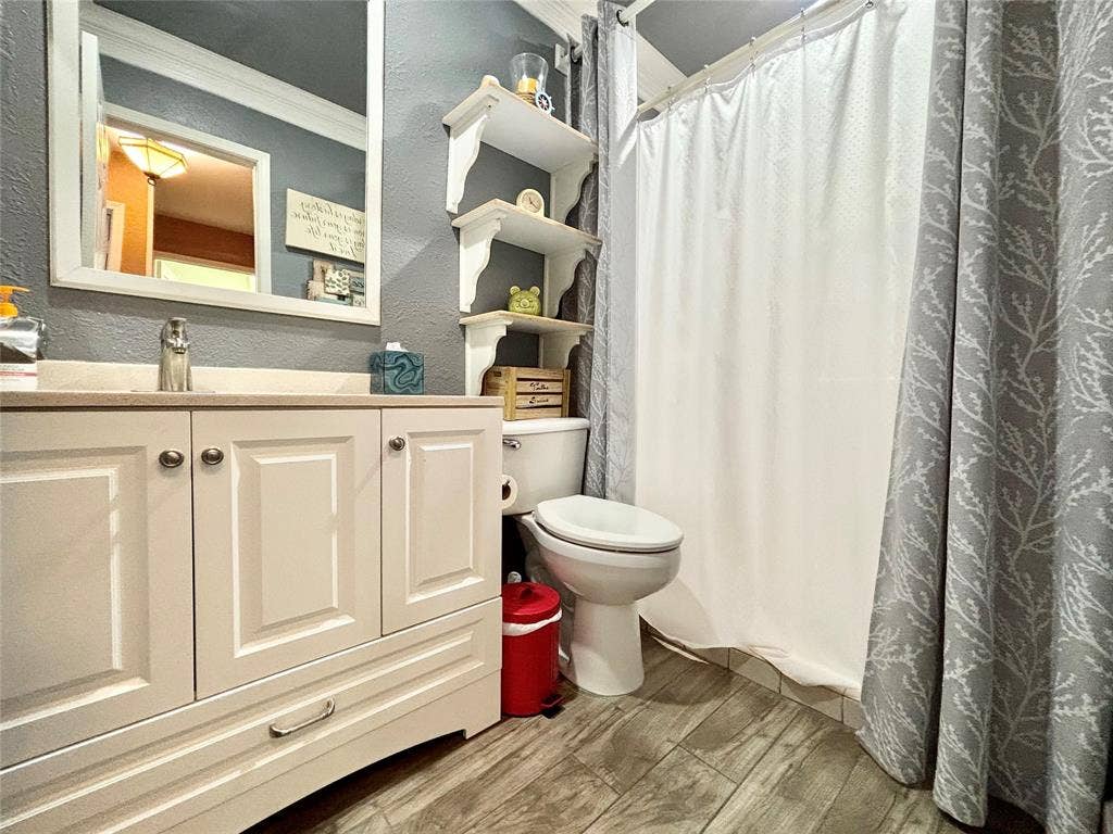 225 California Drive, Glenn Heights, TX 75154 225 California Drive, Glenn Heights, TX 75154