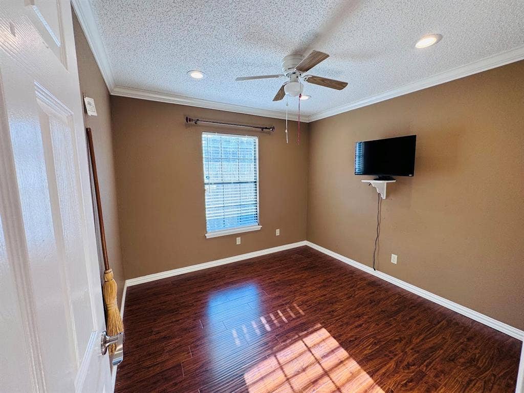 225 California Drive, Glenn Heights, TX 75154 225 California Drive, Glenn Heights, TX 75154