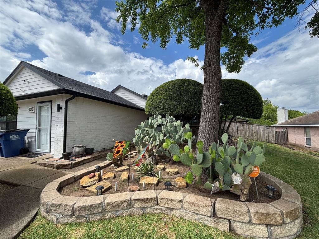 225 California Drive, Glenn Heights, TX 75154 225 California Drive, Glenn Heights, TX 75154