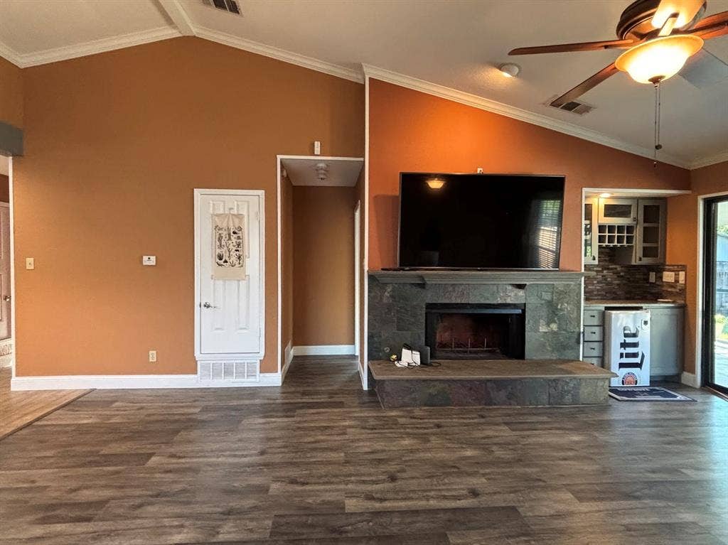 225 California Drive, Glenn Heights, TX 75154 225 California Drive, Glenn Heights, TX 75154