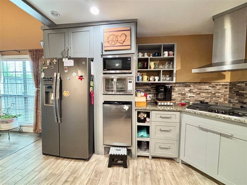 225 California Drive, Glenn Heights, TX 75154 225 California Drive, Glenn Heights, TX 75154