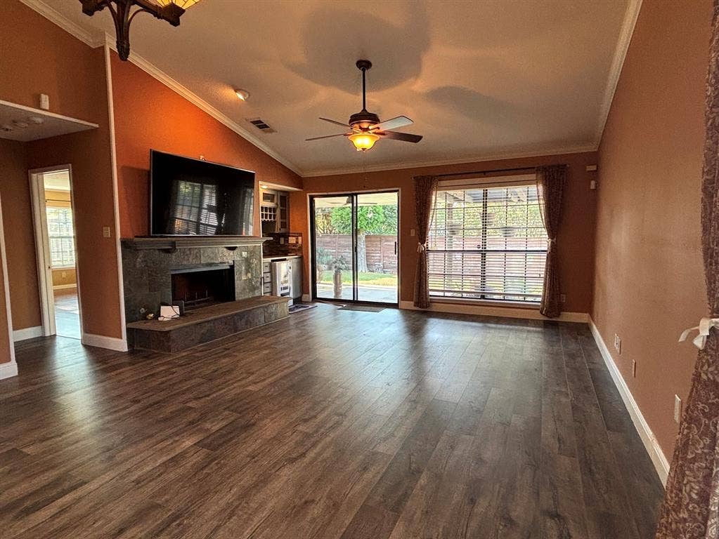 225 California Drive, Glenn Heights, TX 75154 225 California Drive, Glenn Heights, TX 75154