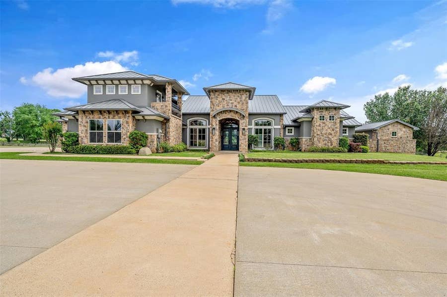 Property photo for 20389 County Road 178, Flint, TX