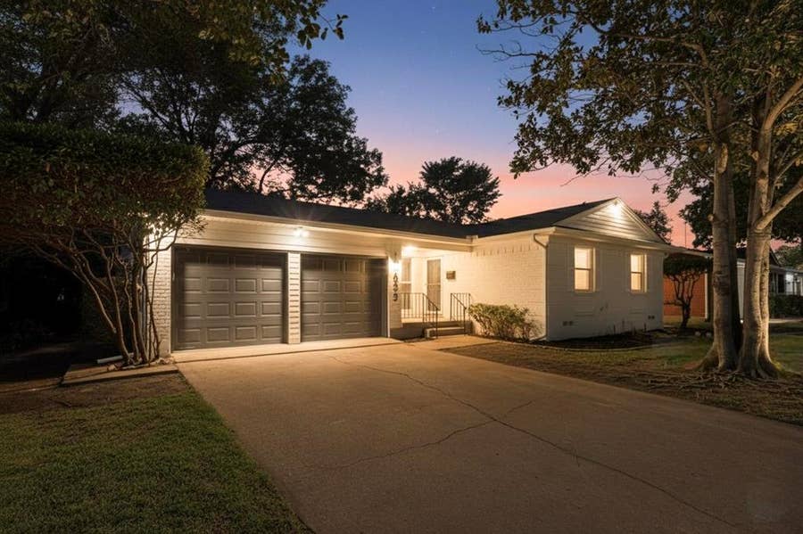 Property photo for 10833 Palace Way, Dallas, TX