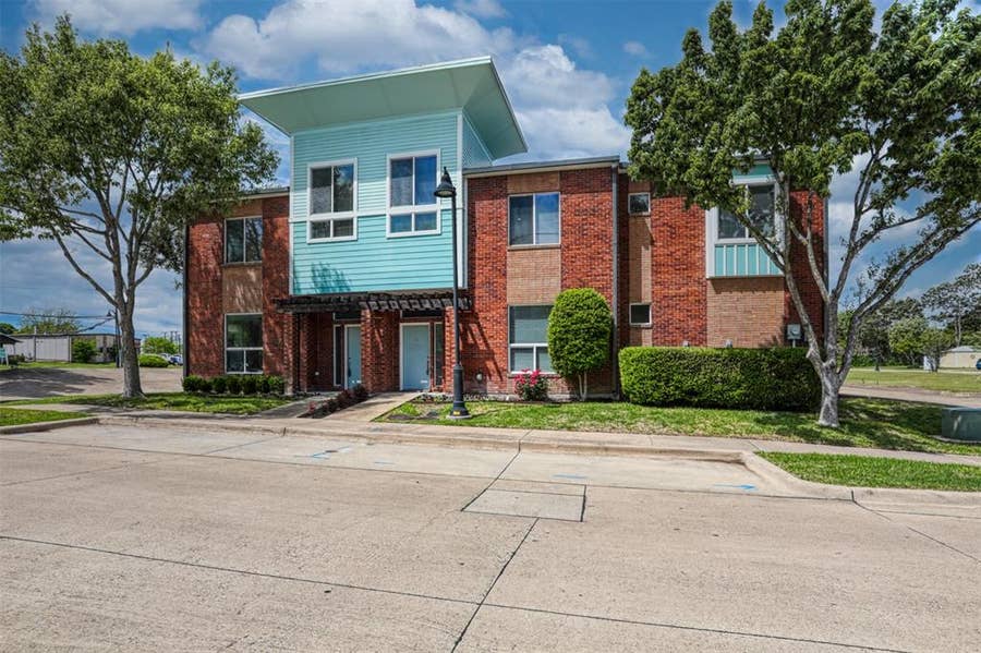 Property photo for 111 N Merrill Avenue, Duncanville, TX