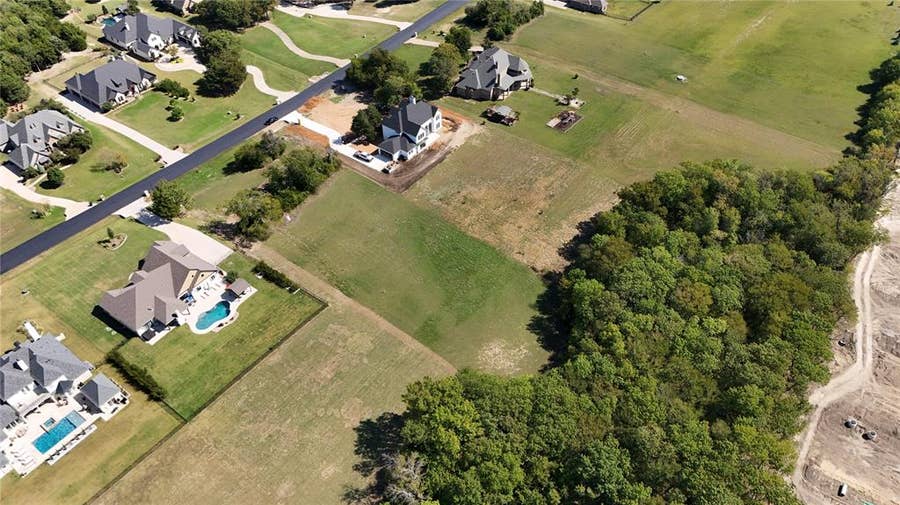 Property photo for 29 B Lake Breeze Drive, McKinney, TX