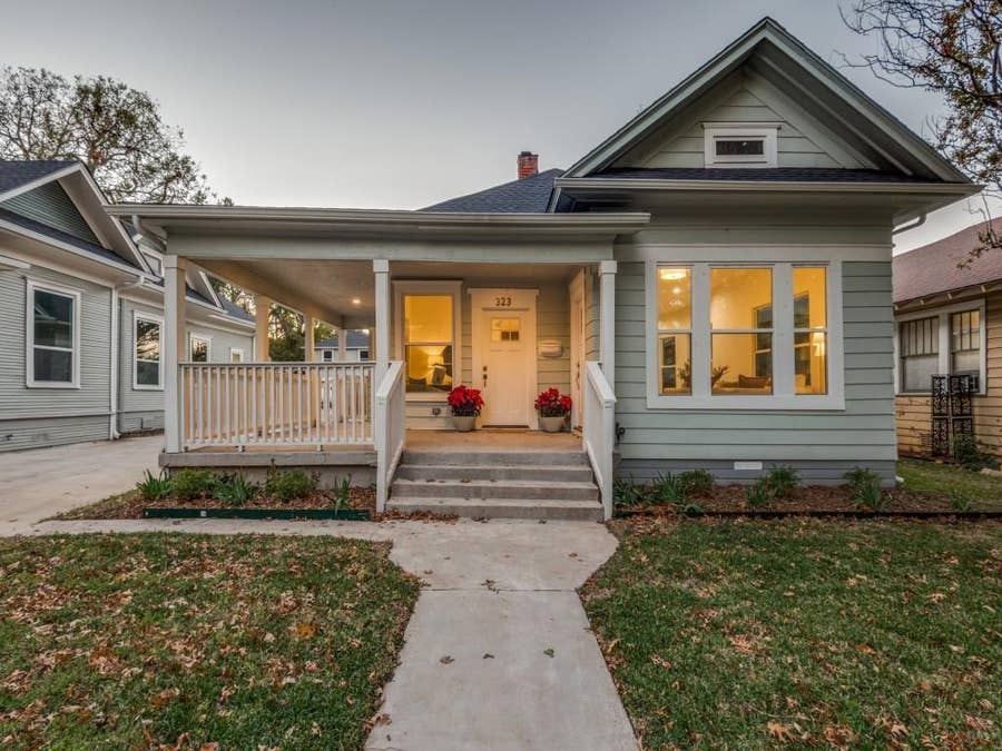 Property photo for 323 S Montclair Avenue, Dallas, TX