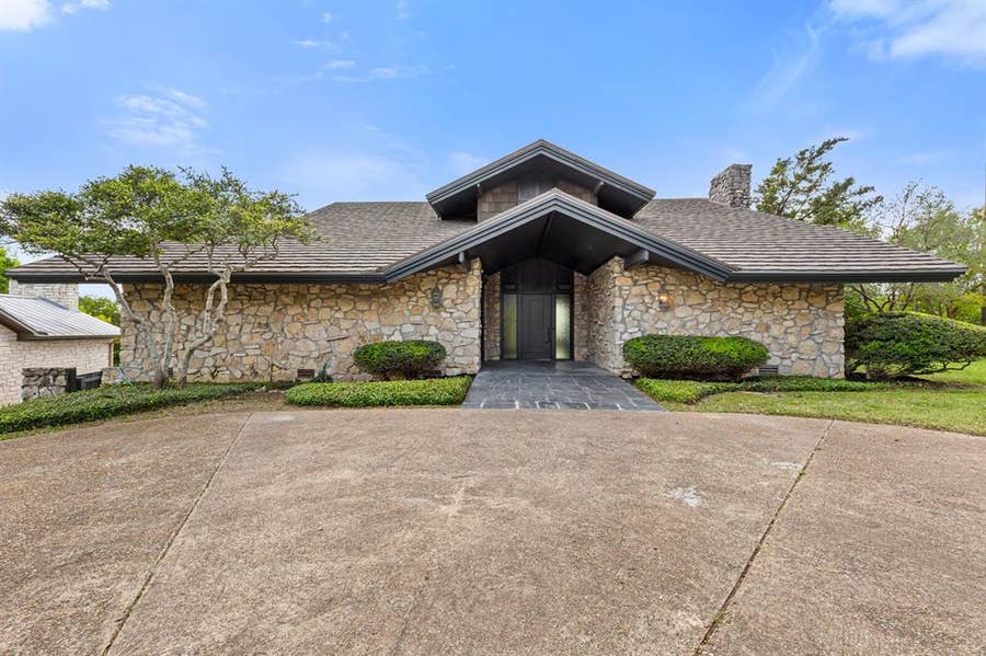 Property photo for 1188 Windwood Lane, Woodway, TX