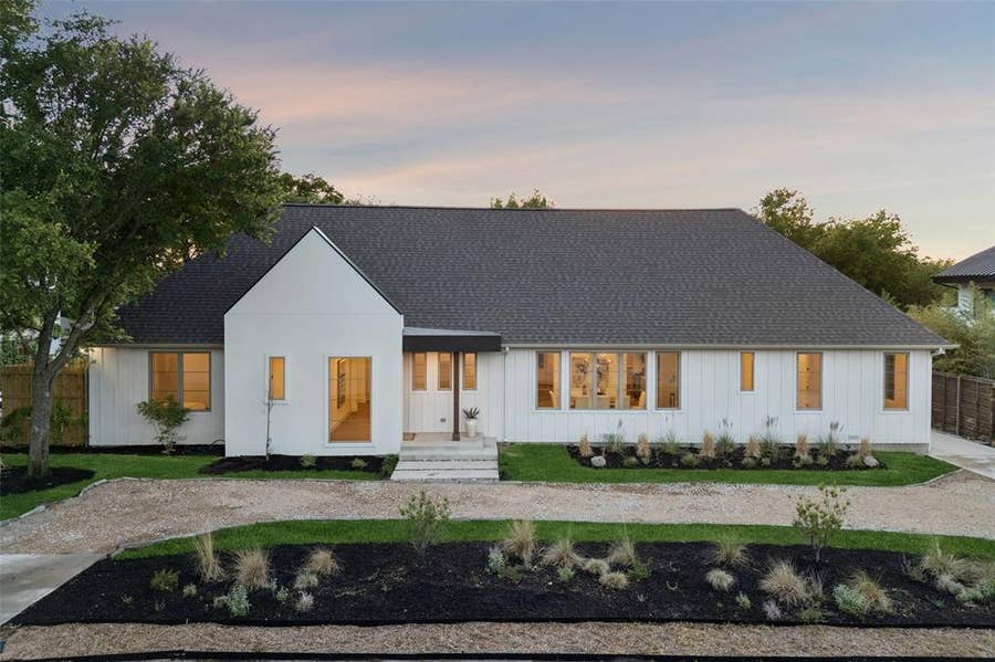 Property photo for 11131 Hillcrest Road, Dallas, TX