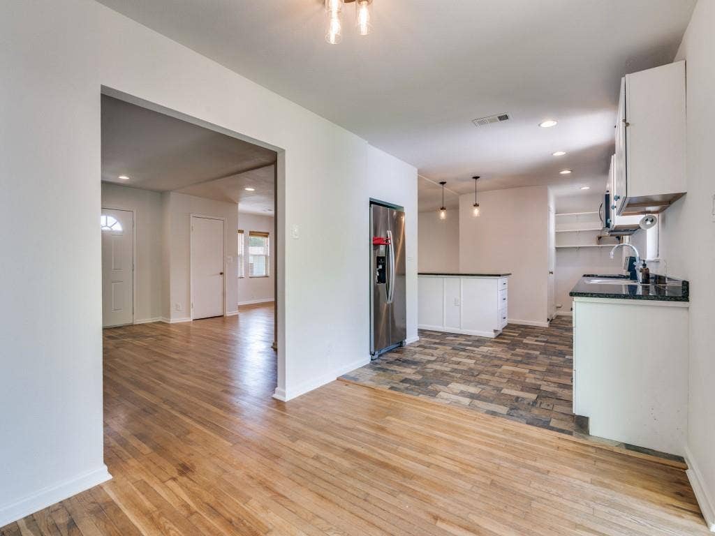 2315 Inadale Avenue, Dallas, TX 75228