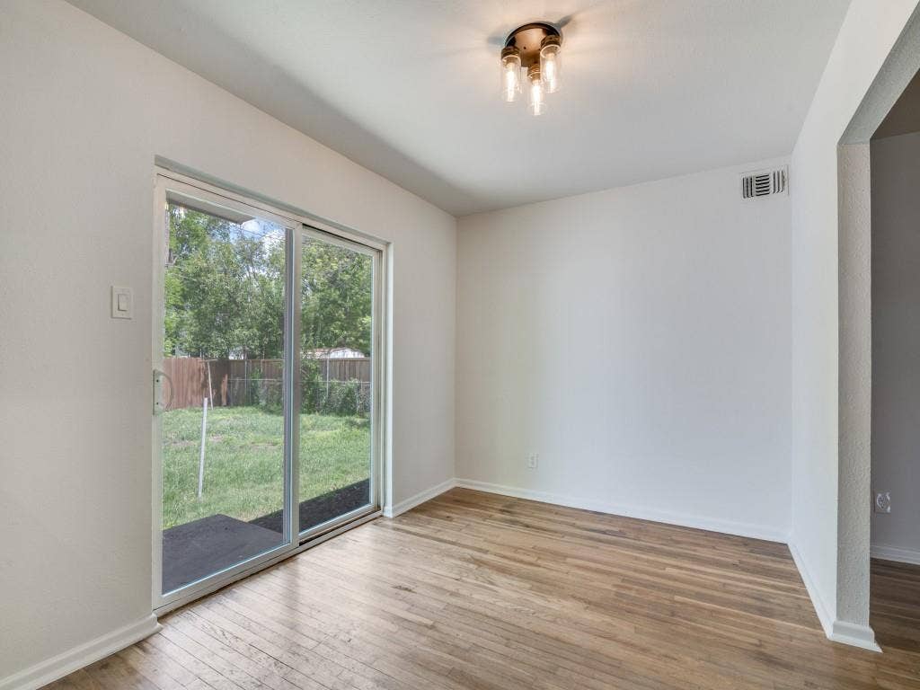 2315 Inadale Avenue, Dallas, TX 75228