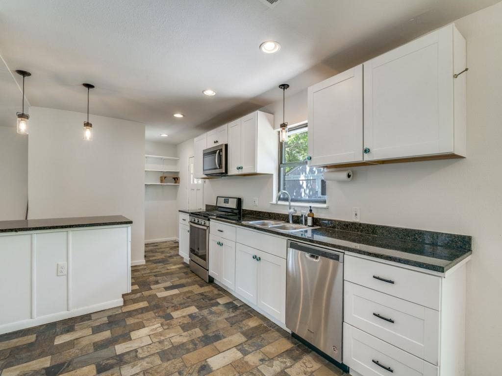 2315 Inadale Avenue, Dallas, TX 75228