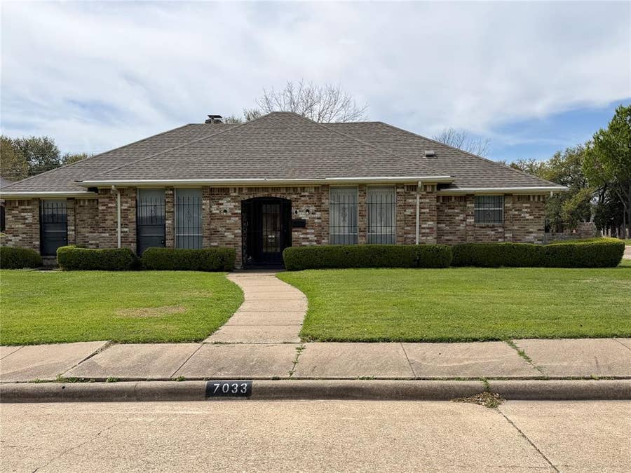Property photo for 7033 Allview Lane, Dallas, TX