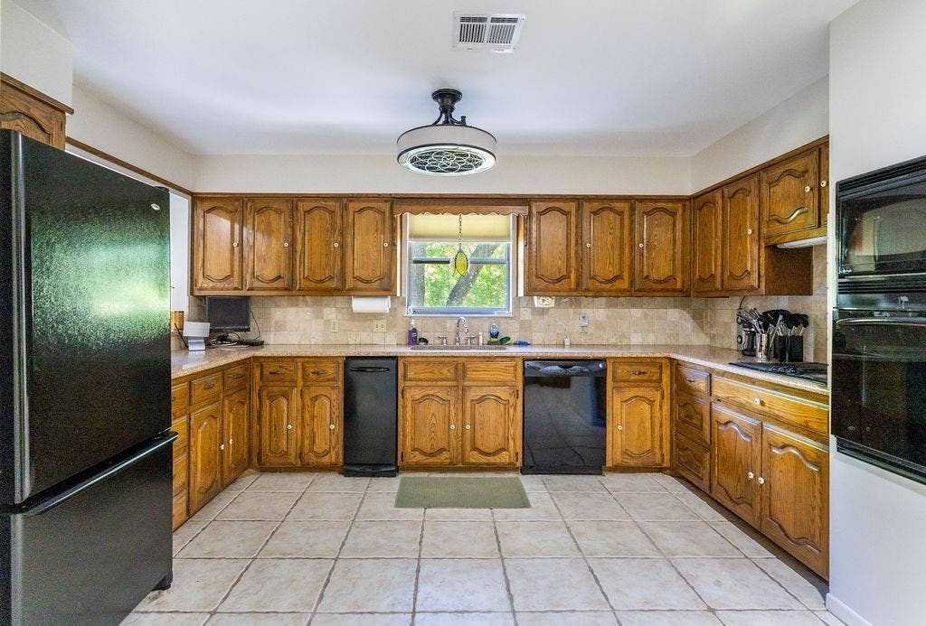 663 Coxs Oak Valley Road, Waco, TX 76705 663 Coxs Oak Valley Road, Waco, TX 76705