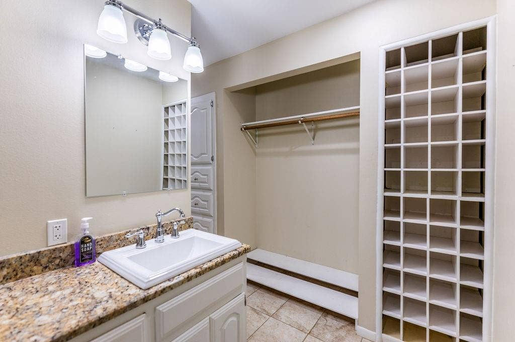 663 Coxs Oak Valley Road, Waco, TX 76705 663 Coxs Oak Valley Road, Waco, TX 76705