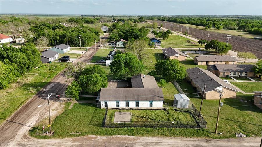 Property photo for 401 S Main Street, Mart, TX