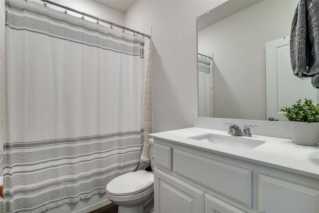 1072 Sublime Drive, Heath, TX 75126 staging from previous tenant
