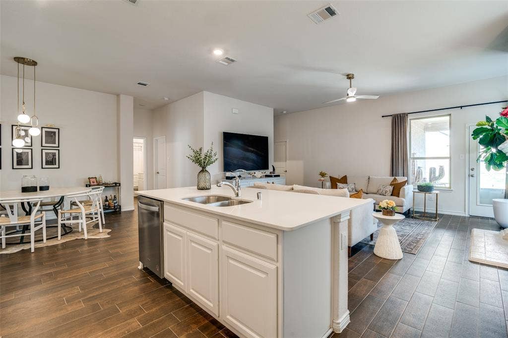 1072 Sublime Drive, Heath, TX 75126 staging from previous tenant