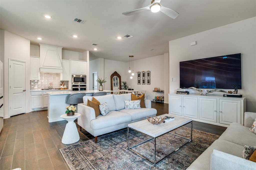 1072 Sublime Drive, Heath, TX 75126 staging from previous tenant