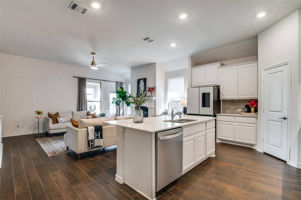 1072 Sublime Drive, Heath, TX 75126 staging from previous tenant