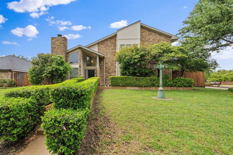 Property photo for 900 Mount Vernon Drive, Richardson, TX