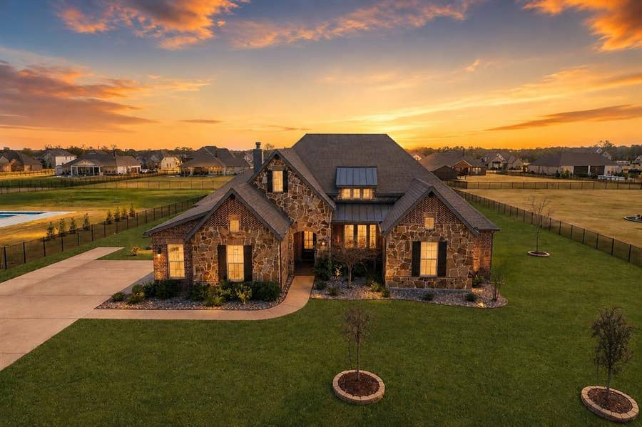Property photo for 1040 Sugar Bars Drive, Lucas, TX