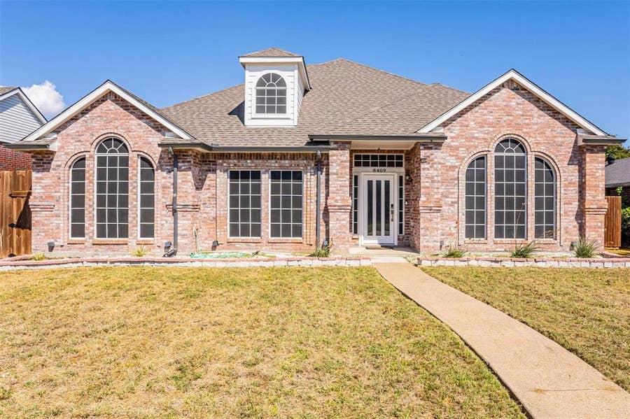 Property photo for 8409 Lake Bend Drive, Rowlett, TX