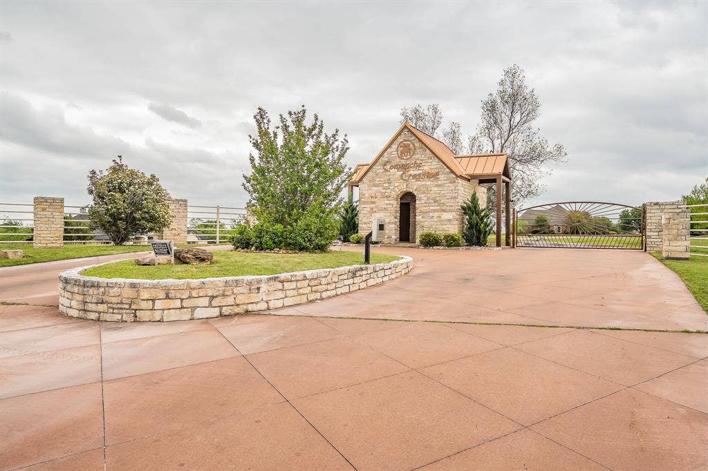 200 Trail Ridge, Weatherford, TX 76087 Gated community of Comanche Crossing