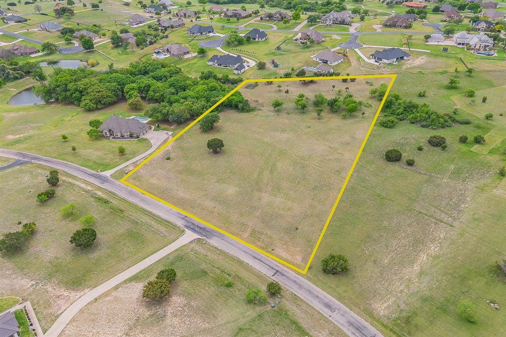 200 Trail Ridge, Weatherford, TX 76087 5.234 acres in Comanche Crossing, provides the perfect space to build your dream home, pool, shop—or all of the above