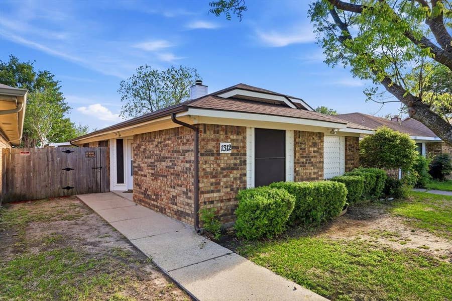 Property photo for 1312 Hackamore Street, Mesquite, TX