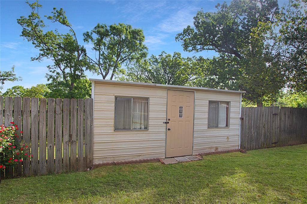 22831 Hickory Lane, Bullard, TX 75757 22831 Hickory Lane, Bullard, TX 75757