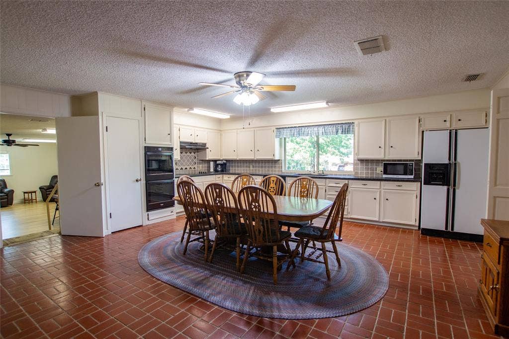 22831 Hickory Lane, Bullard, TX 75757 22831 Hickory Lane, Bullard, TX 75757