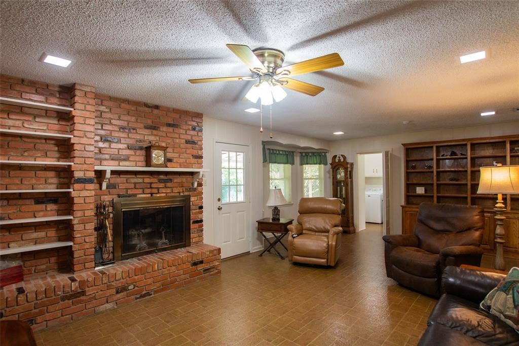 22831 Hickory Lane, Bullard, TX 75757 22831 Hickory Lane, Bullard, TX 75757