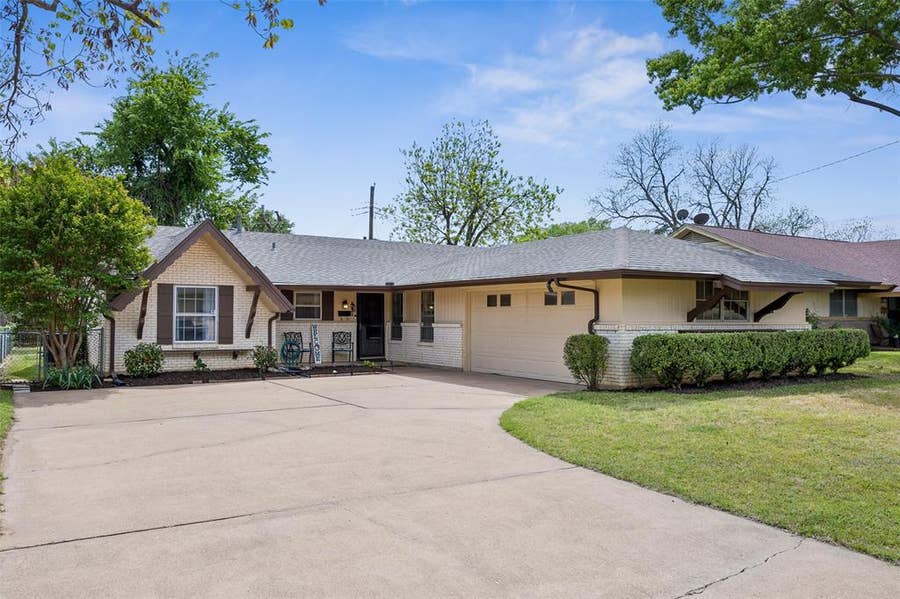 Property photo for 1918 Normandy Drive, Irving, TX