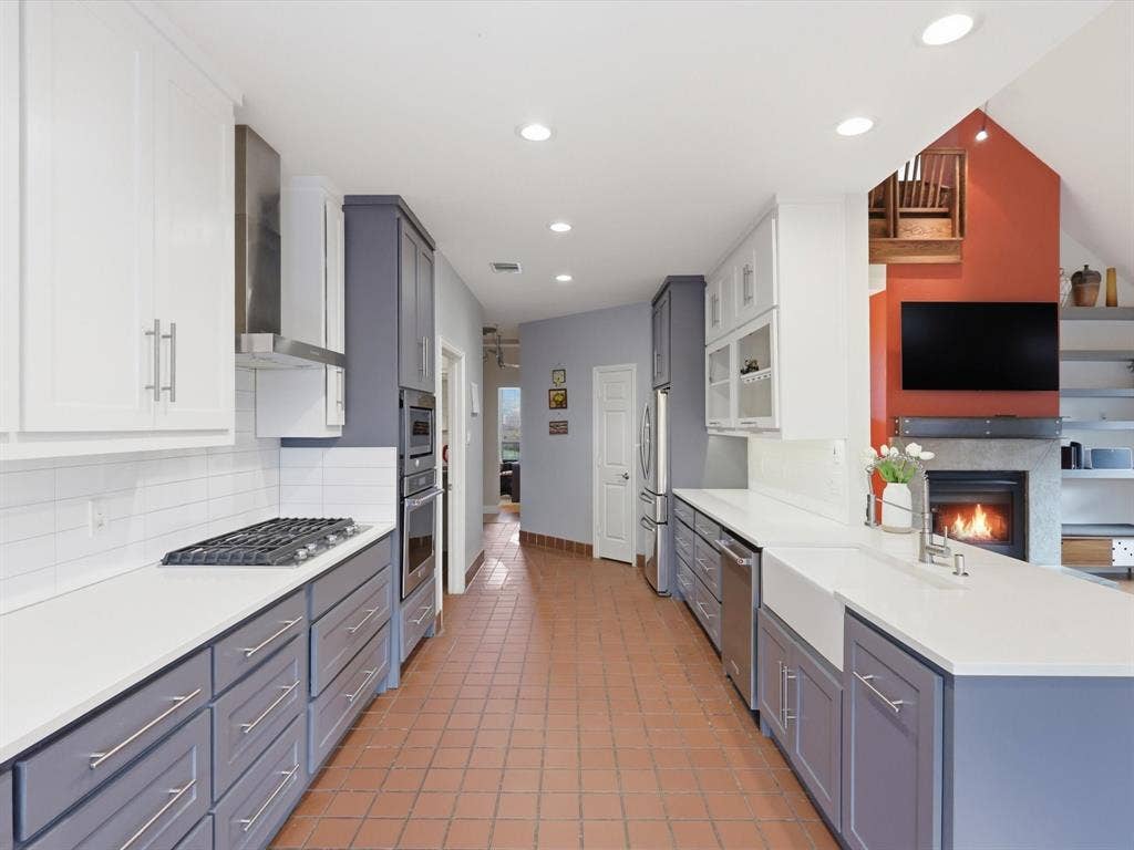 851 Chalfont Place, Coppell, TX 75019 851 Chalfont Place, Coppell, TX 75019