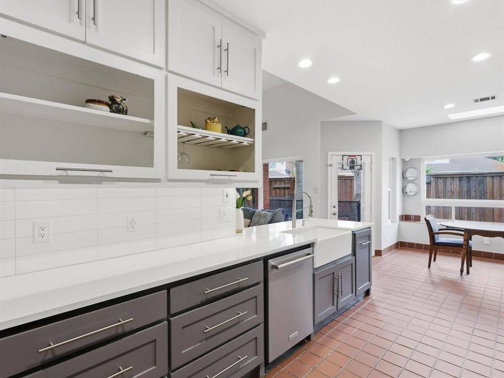 851 Chalfont Place, Coppell, TX 75019 851 Chalfont Place, Coppell, TX 75019