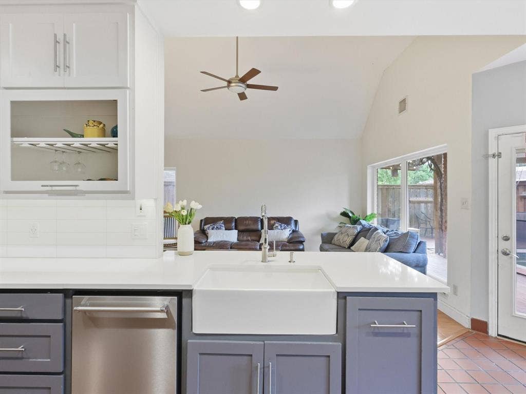 851 Chalfont Place, Coppell, TX 75019 851 Chalfont Place, Coppell, TX 75019