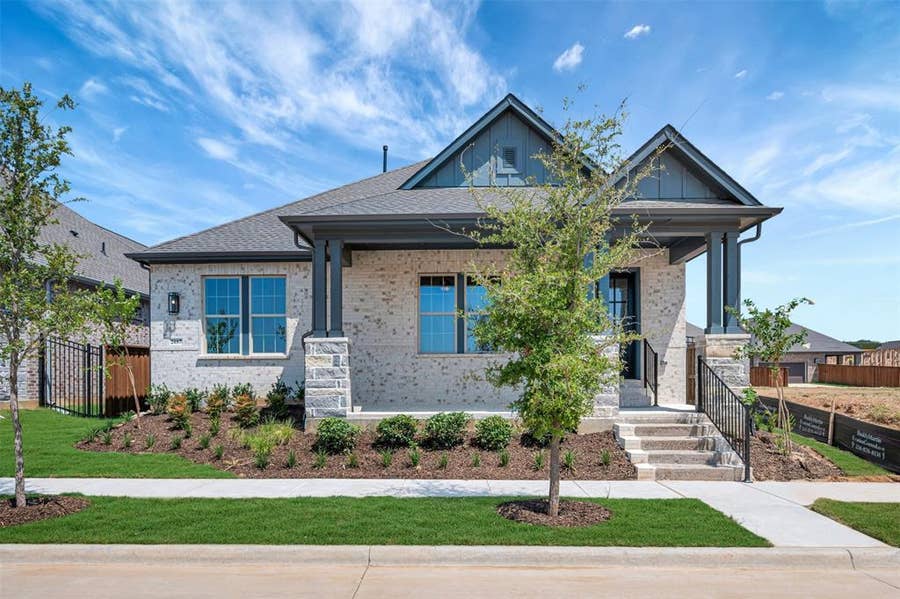 Property photo for 2097 Pine Grove Lane, Arlington, TX