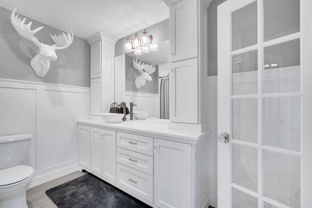 106 Hillcrest Drive, Midlothian, TX 76065 Primary bath with french doors, updated finishes and paint!