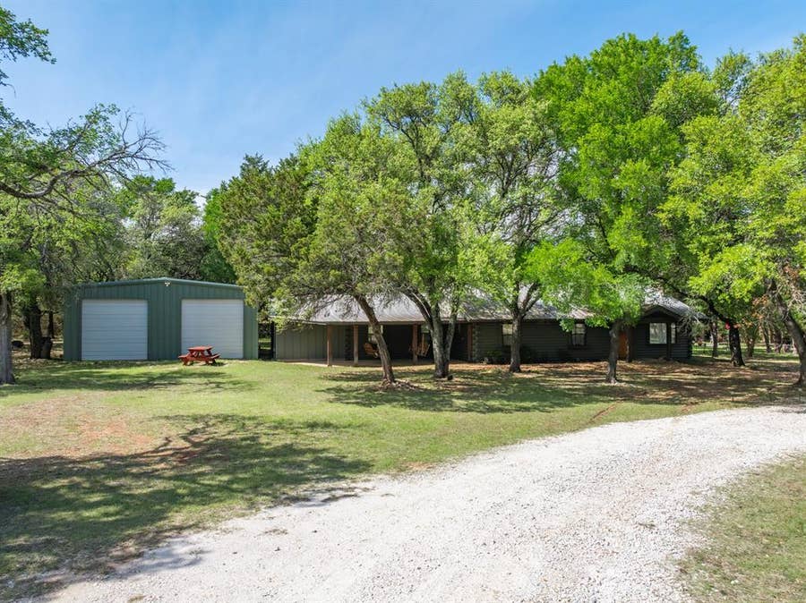 Property photo for 2731 Garrett Lane, China Spring, TX