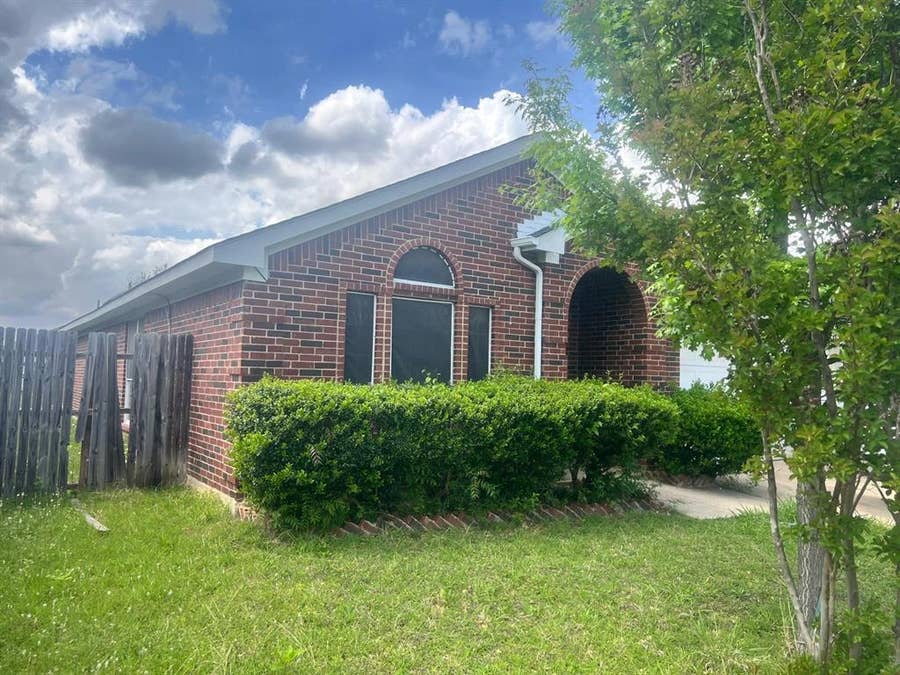 Property photo for 6002 Rising Meadow Drive, Arlington, TX