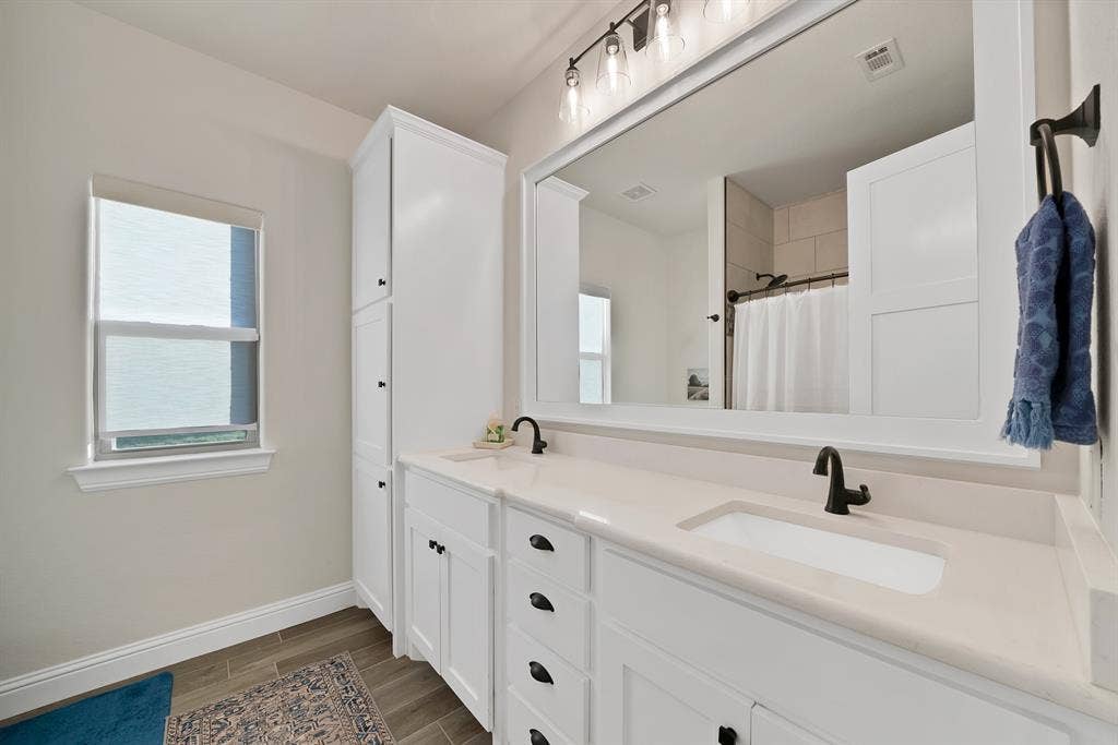 3076 Infinity Drive, Weatherford, TX 76087 3076 Infinity Drive, Weatherford, TX 76087