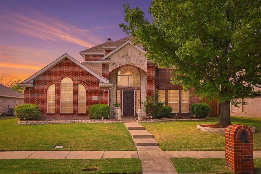 Property photo for 1216 Majestic Way, Wylie, TX