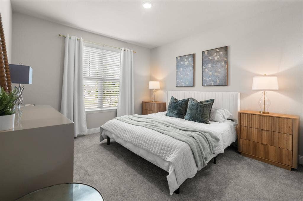 7018 Hickory Falls, Argyle, TX 76226 First floor guest bedroom