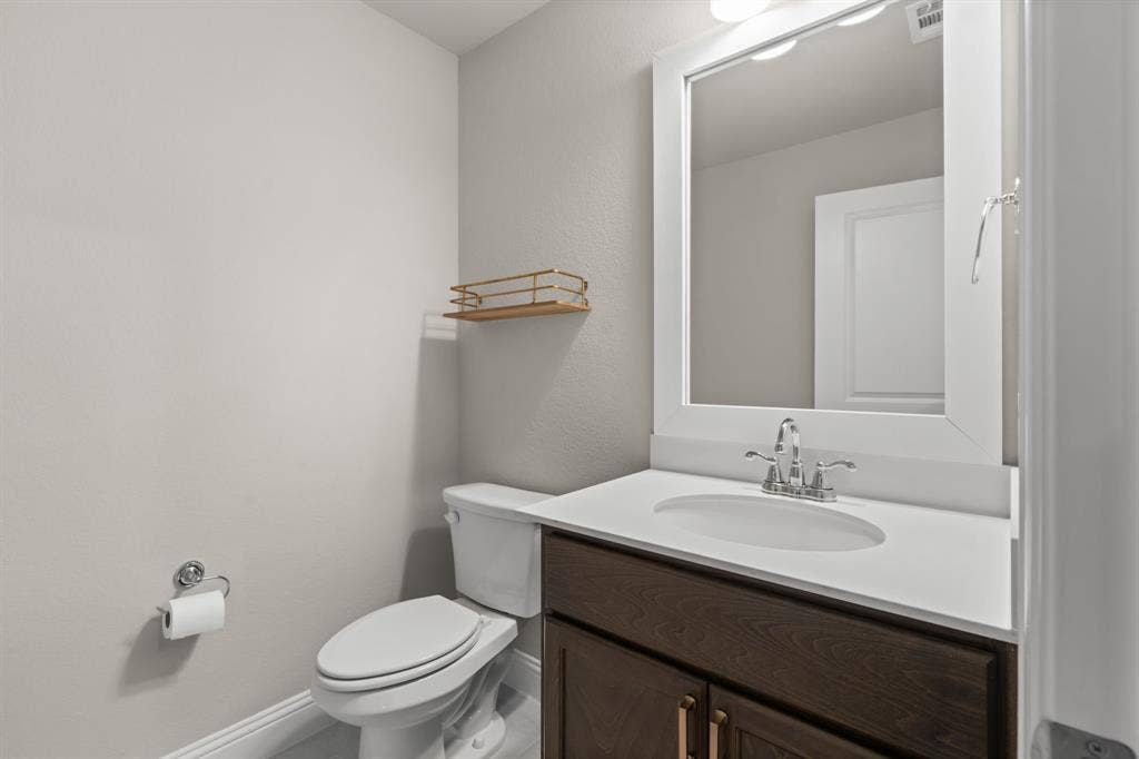 7018 Hickory Falls, Argyle, TX 76226 Half bath,