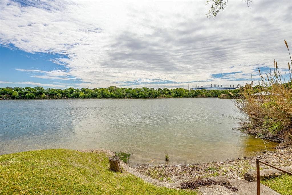8316 Heron Drive, Fort Worth, TX 76108 8316 Heron Drive, Fort Worth, TX 76108