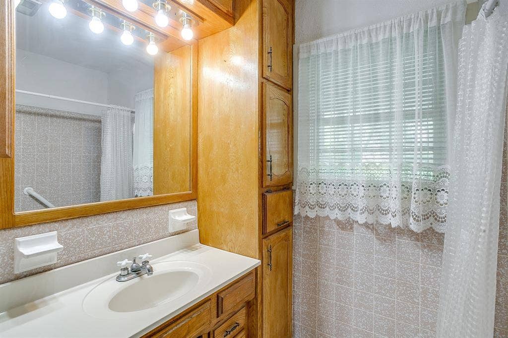 8316 Heron Drive, Fort Worth, TX 76108 8316 Heron Drive, Fort Worth, TX 76108