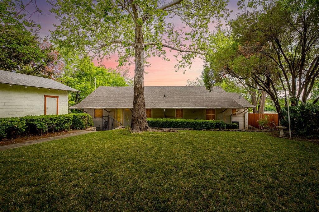 8316 Heron Drive, Fort Worth, TX 76108 8316 Heron Drive, Fort Worth, TX 76108