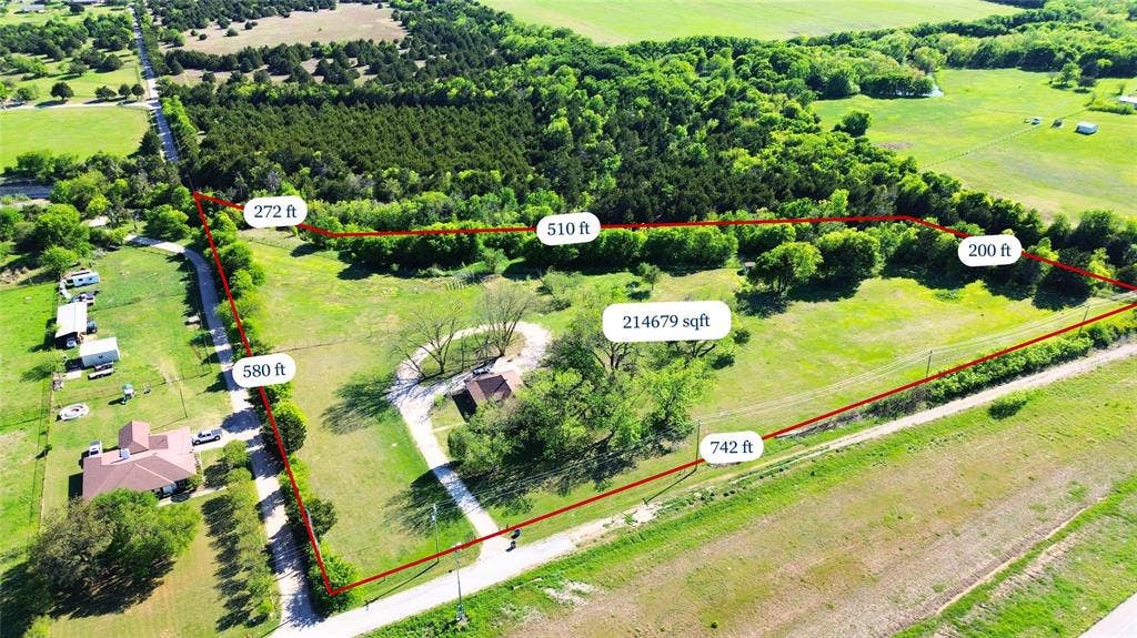 1542 W Reindeer Road, Lancaster, TX 75146