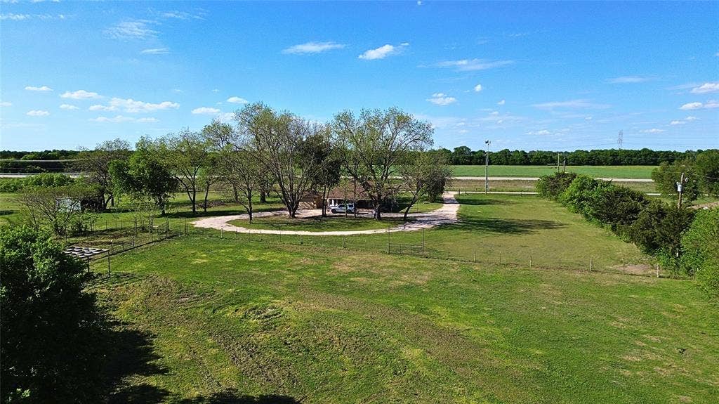 1542 W Reindeer Road, Lancaster, TX 75146